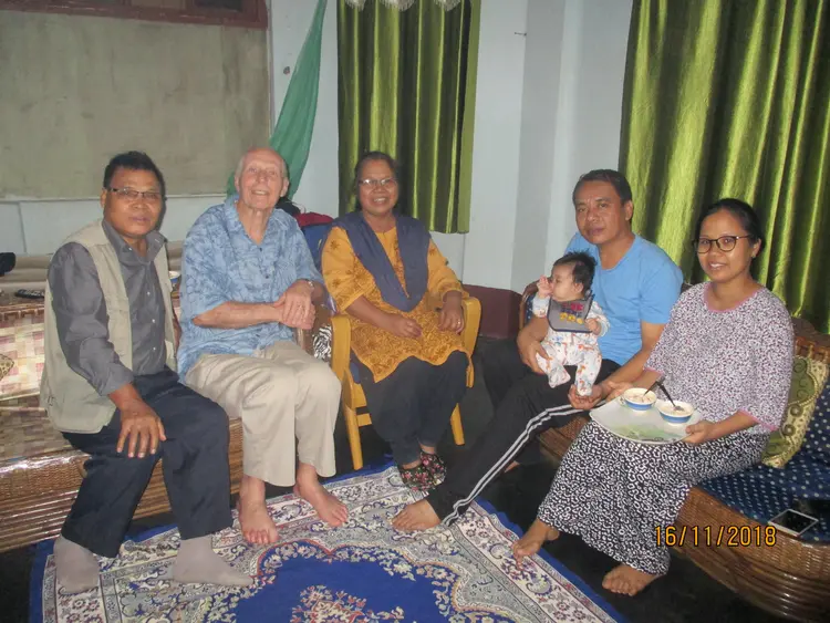 Laurie Guy with the family of Rev. Rajani Kaipeng